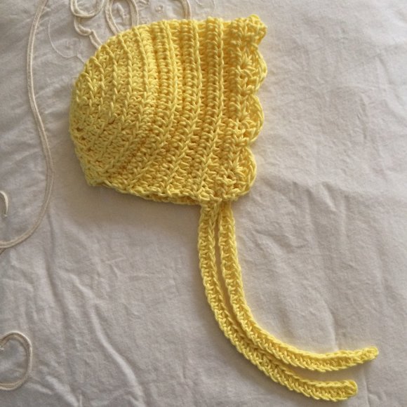 Brand New Handmade Crochet Baby Bonnet, Newborn Baby Bonnet - Picture 3 of 4